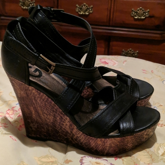 Guess Shoes - Guess wedge/platform